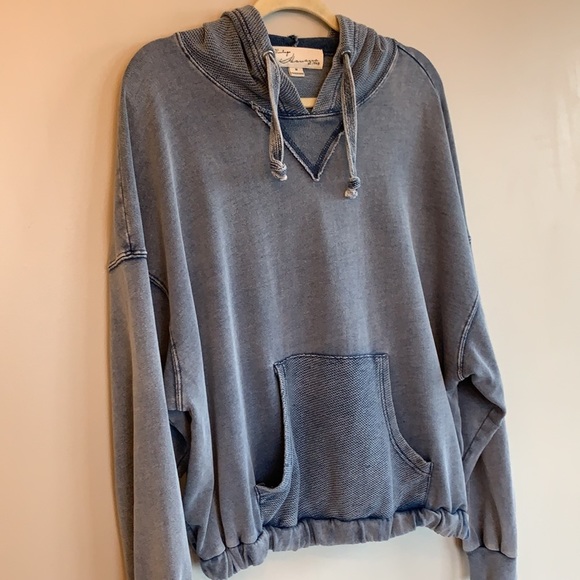 💕HP💕Vintage Havana light denim wash long sleeve hoodie - Picture 5 of 15